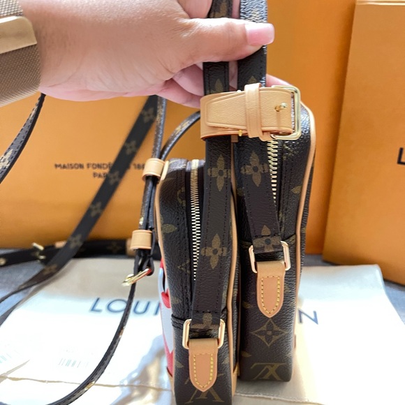 ❤️BRAND NEW LV GAME ON PANAME SET❤️ - Picture 10 of 16